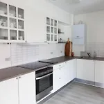 Like House 9 A Alojamento de Acomodação e Pequeno-almoço 4*