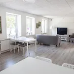 Alojamento de Acomodação e Pequeno-almoço Like House 9 A