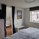 Bed & Breakfast Like House 9 A