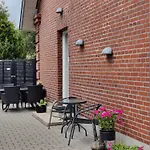 Like House 9 A Варде